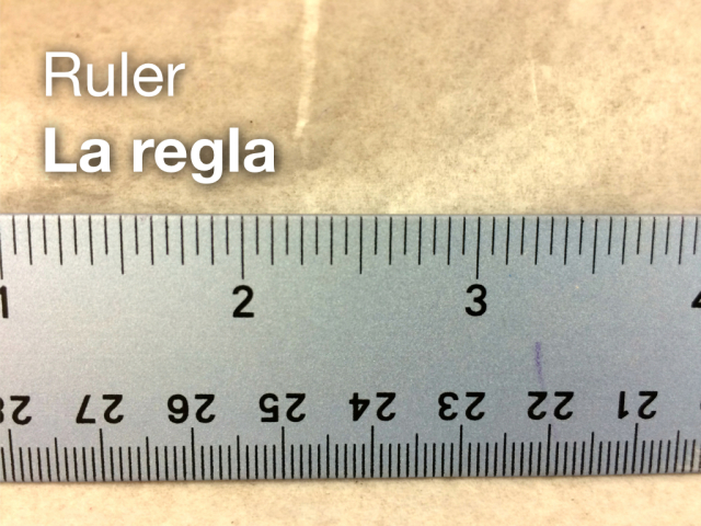 LEAF Spanish Photo Flashcards - Ruler / Regla